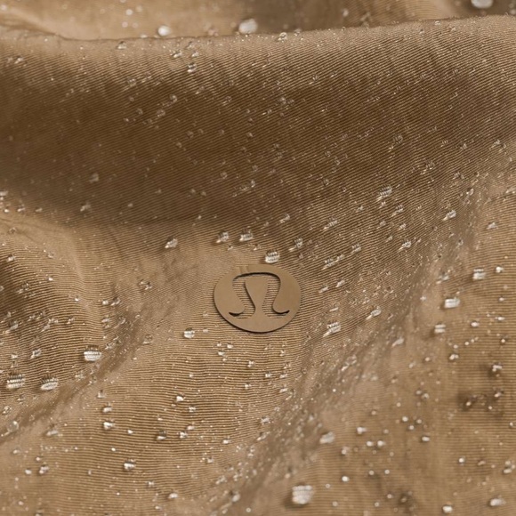 Lululemon Always Effortless Trench. Size 4. NWOT. - Picture 7 of 8